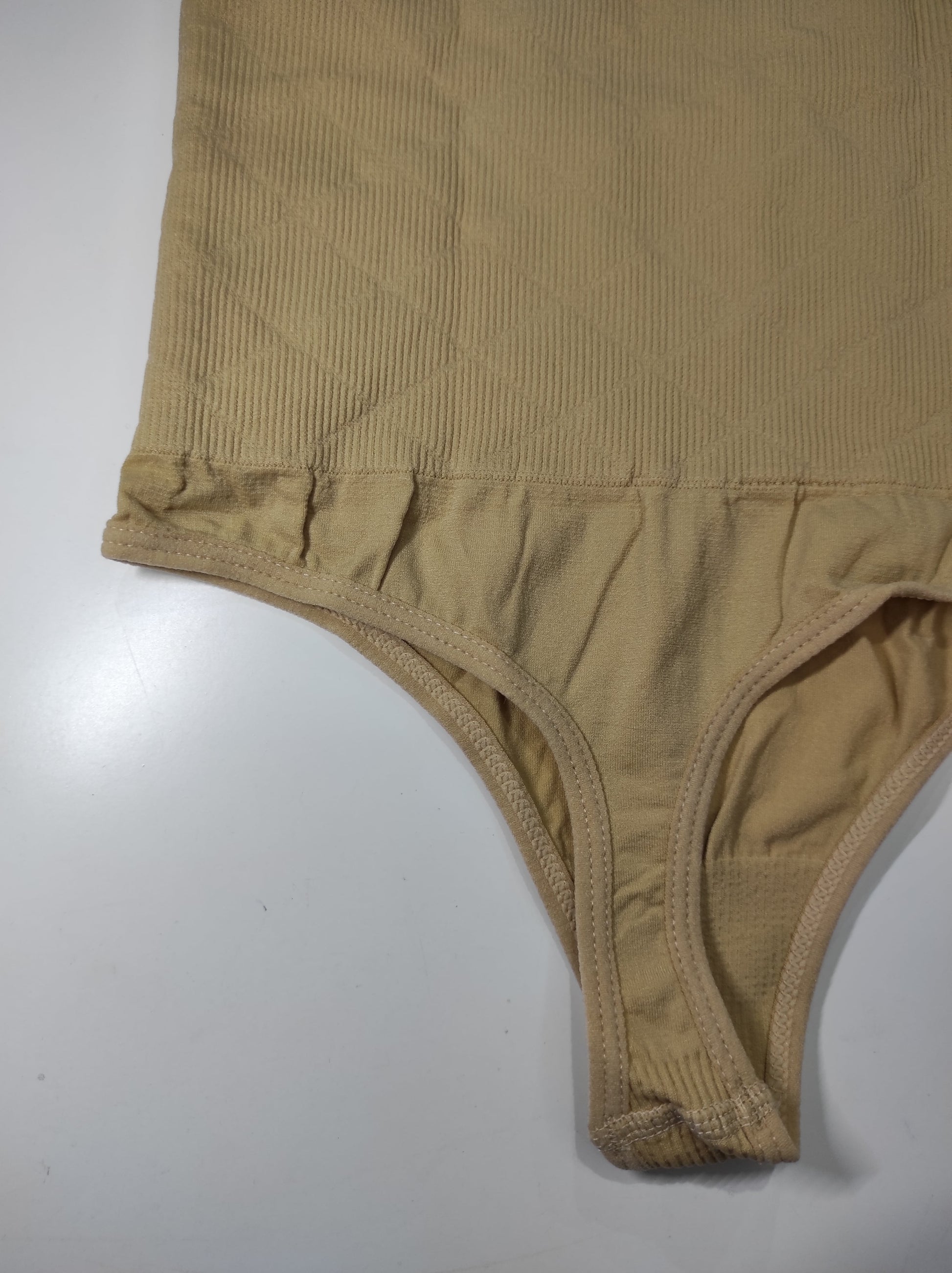 Tanga moldeadora de cadera beige S/M - additional image 4